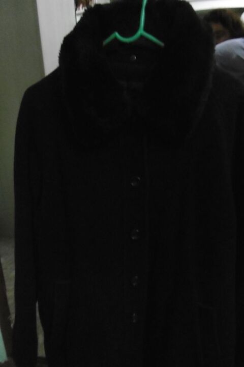 Manteau noir femme avec col fourré et poches, T42, XL 15 Villars-les-Dombes (01)
