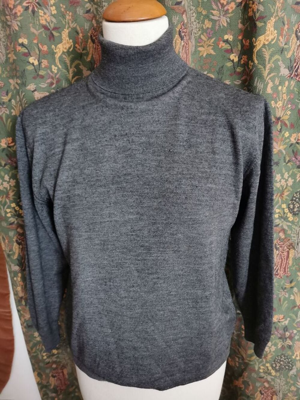 Pull roul&eacute; gris 44 Vêtements