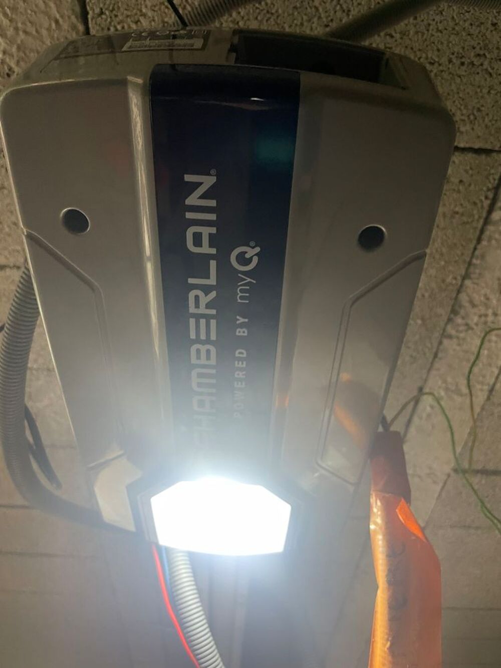 Porte de garage motoris&eacute;e Bricolage