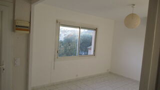  Appartement � louer 4 pi�ces 105 m� Agde