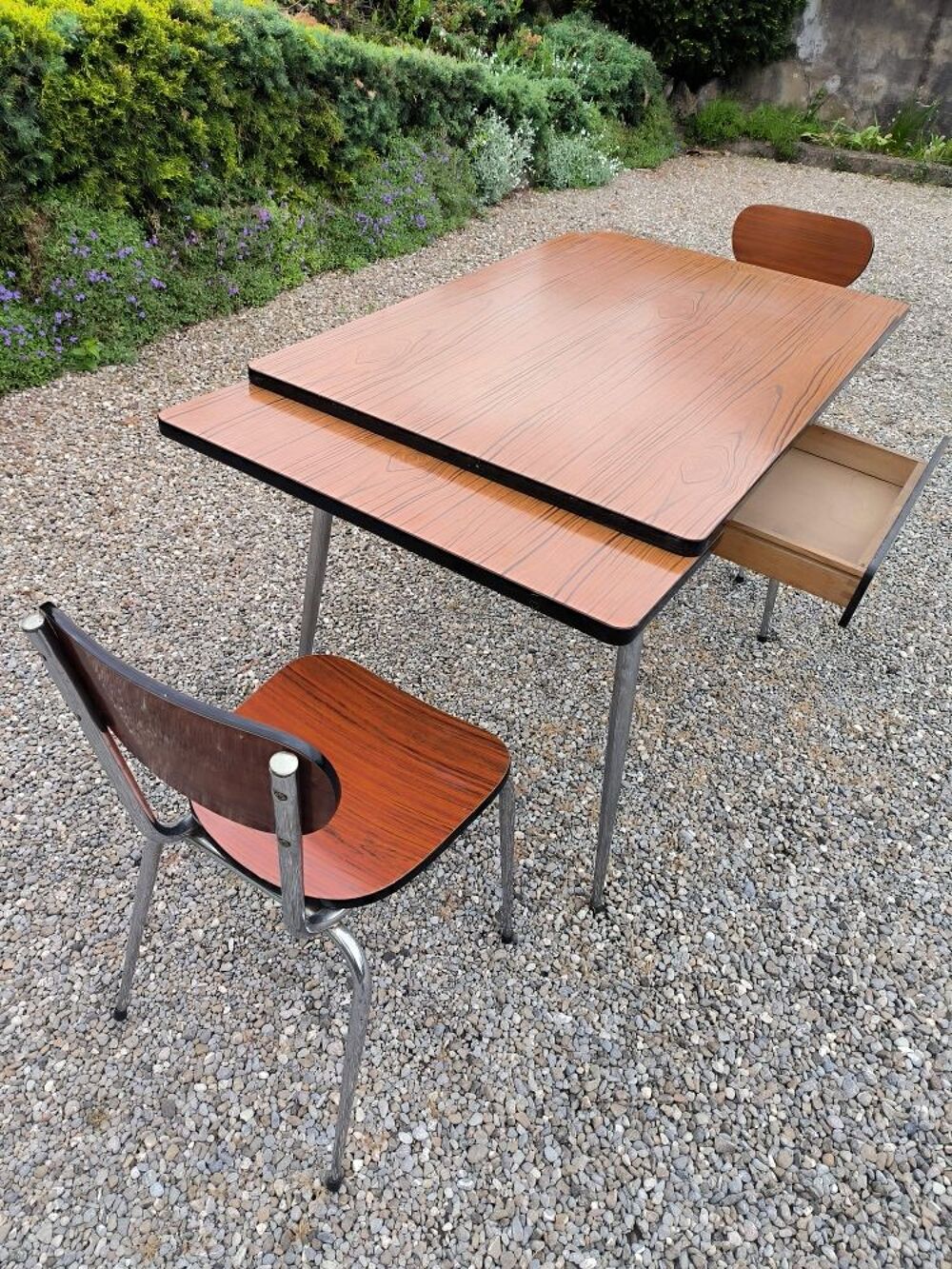 Table de cuisine ancienne (Formica) Meubles
