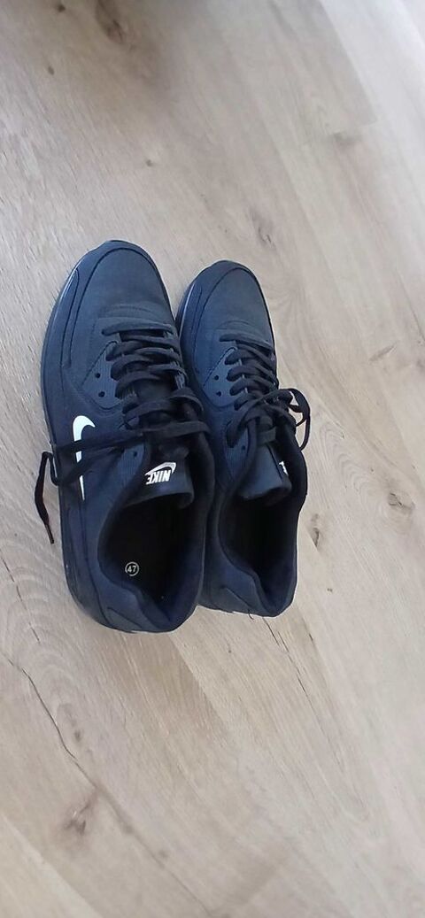 2paires+de+baskets+quasi+neuve Romainville (93)