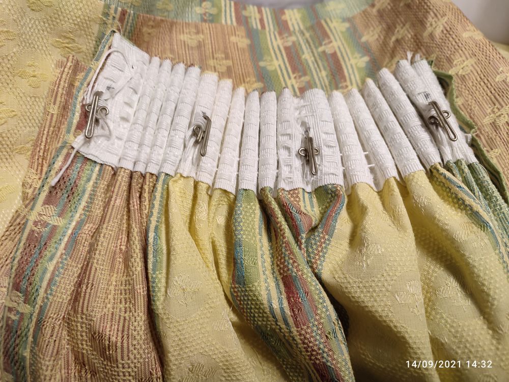 Ensemble Tringle, Anneaux et 2 paires de Rideaux Décoration