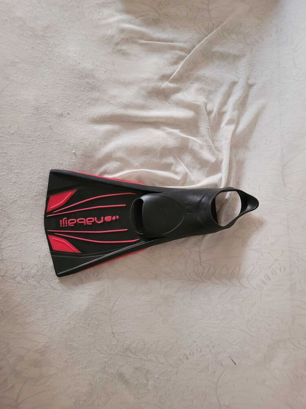 une paire de palmes de plong&eacute;e sous marine Sports