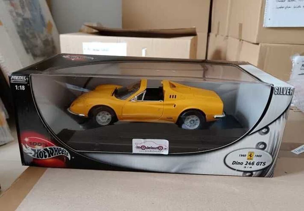 Ferrari 246 Dino GTS 1/18 