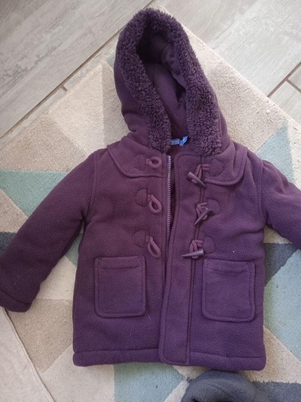 petit manteau tr&egrave;s chaud violet 18 mois Puériculture