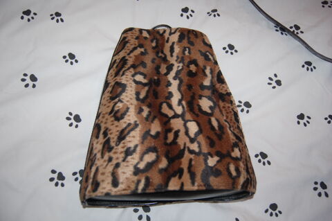 Un sac  dos lger, motif lopard 8 Villejuif (94)