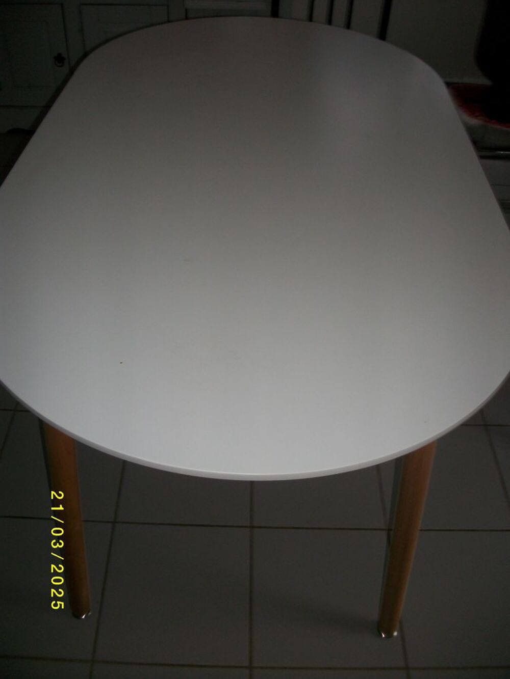 Table de salle a manger type Scandinave Meubles