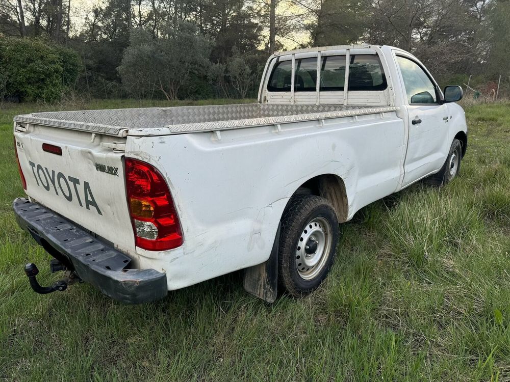 Hilux 2 Roues Motrices Pick-up 2.5L D4D 2WD King cab 120ch 2008 occasion 83830 Bargemon
