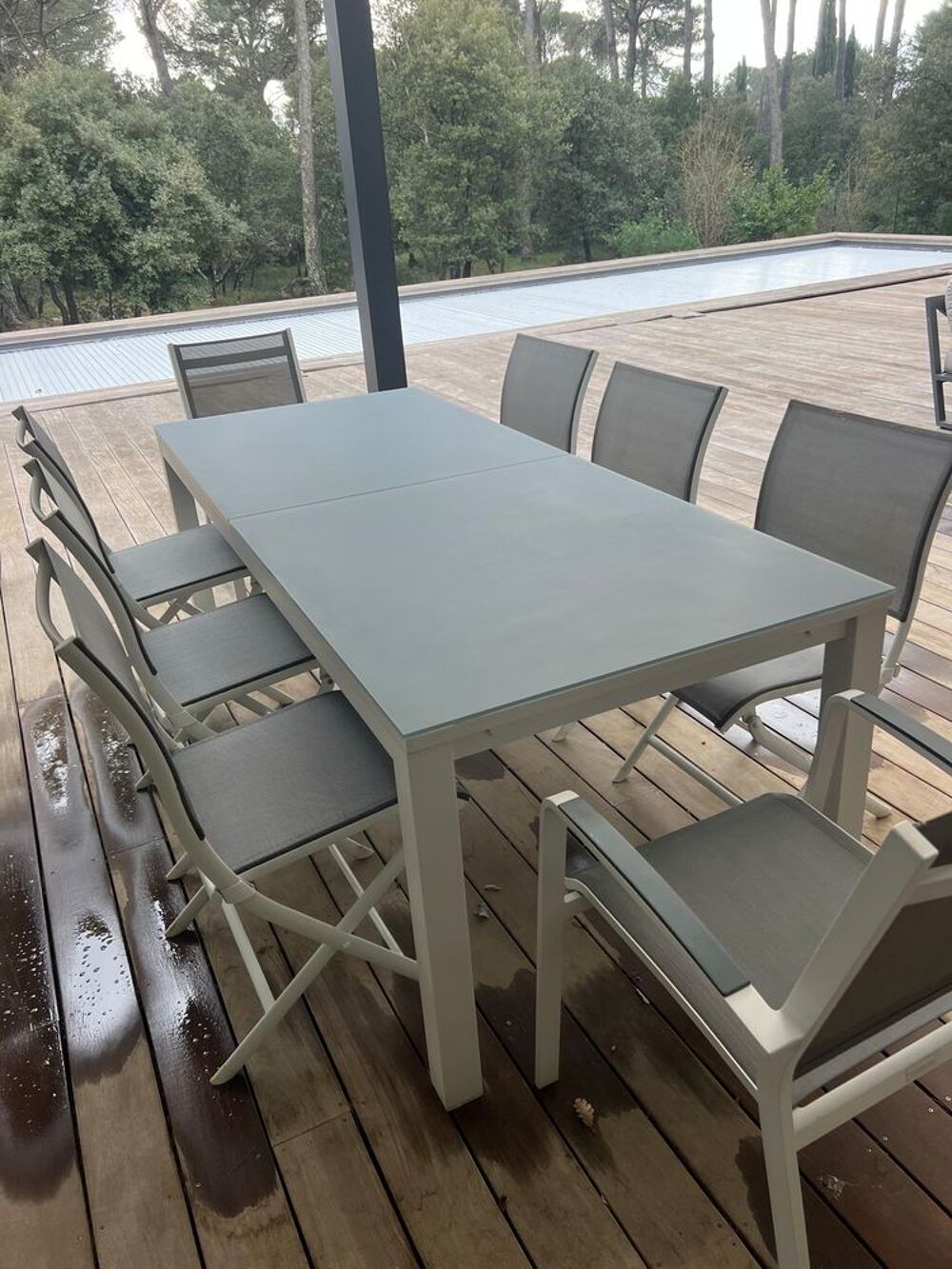 Table &agrave; manger de jardin et 8 assises Jardin