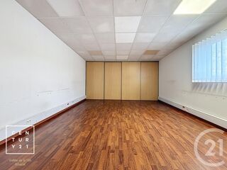  Atelier à louer 8 pièces 150 m²