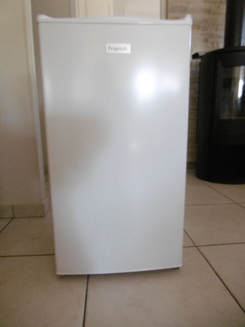 Frigo TOP FRIGELUX avec Freezer comme neuf encore garanti 100 Pia (66)