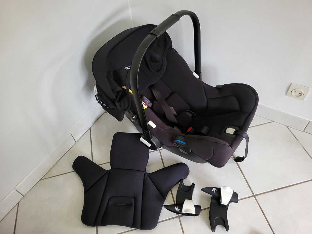 Poussette BUGABOO Bee 5 + nacelle + cosy/si&egrave;ge auto + .... Puériculture