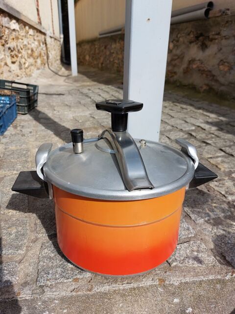 Cocotte minute Seb  50 Saint-Brice-sous-Fort (95)