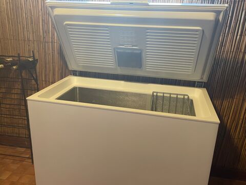 Conglateur coffre blanc en bon tat 100 Mzriat (01)