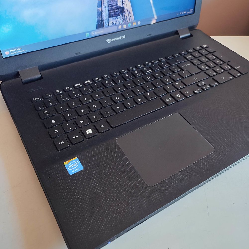Pc portable Packard Bell 17pouces Windows 11 Matériel informatique