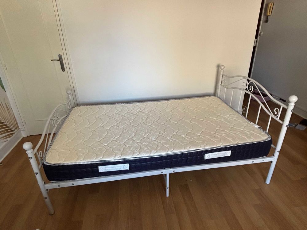 Lit 120x200 + matelas comme neuf - 250€ Meubles