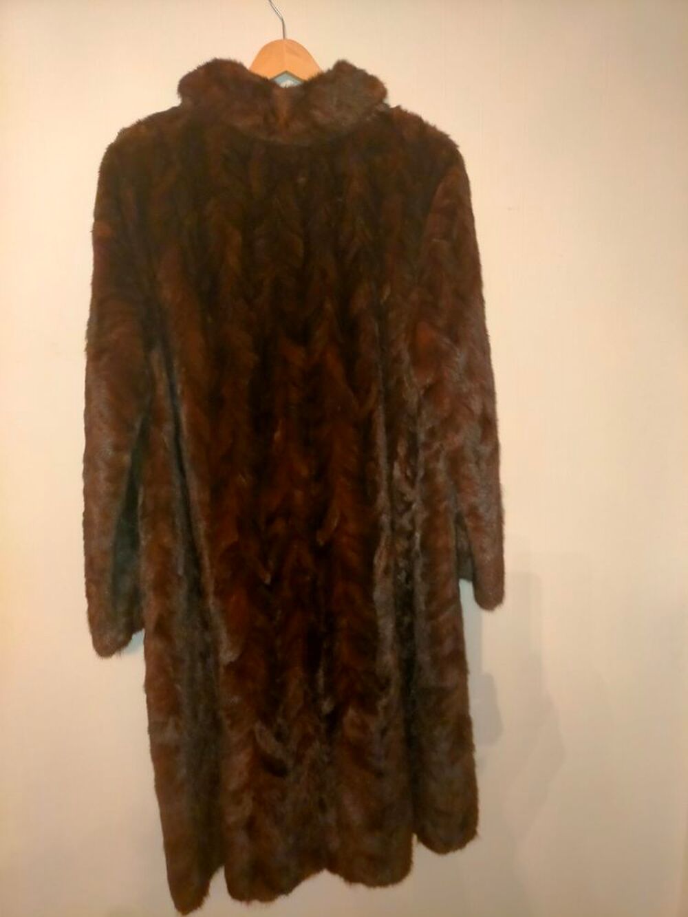 manteau vison marron long
Vêtements