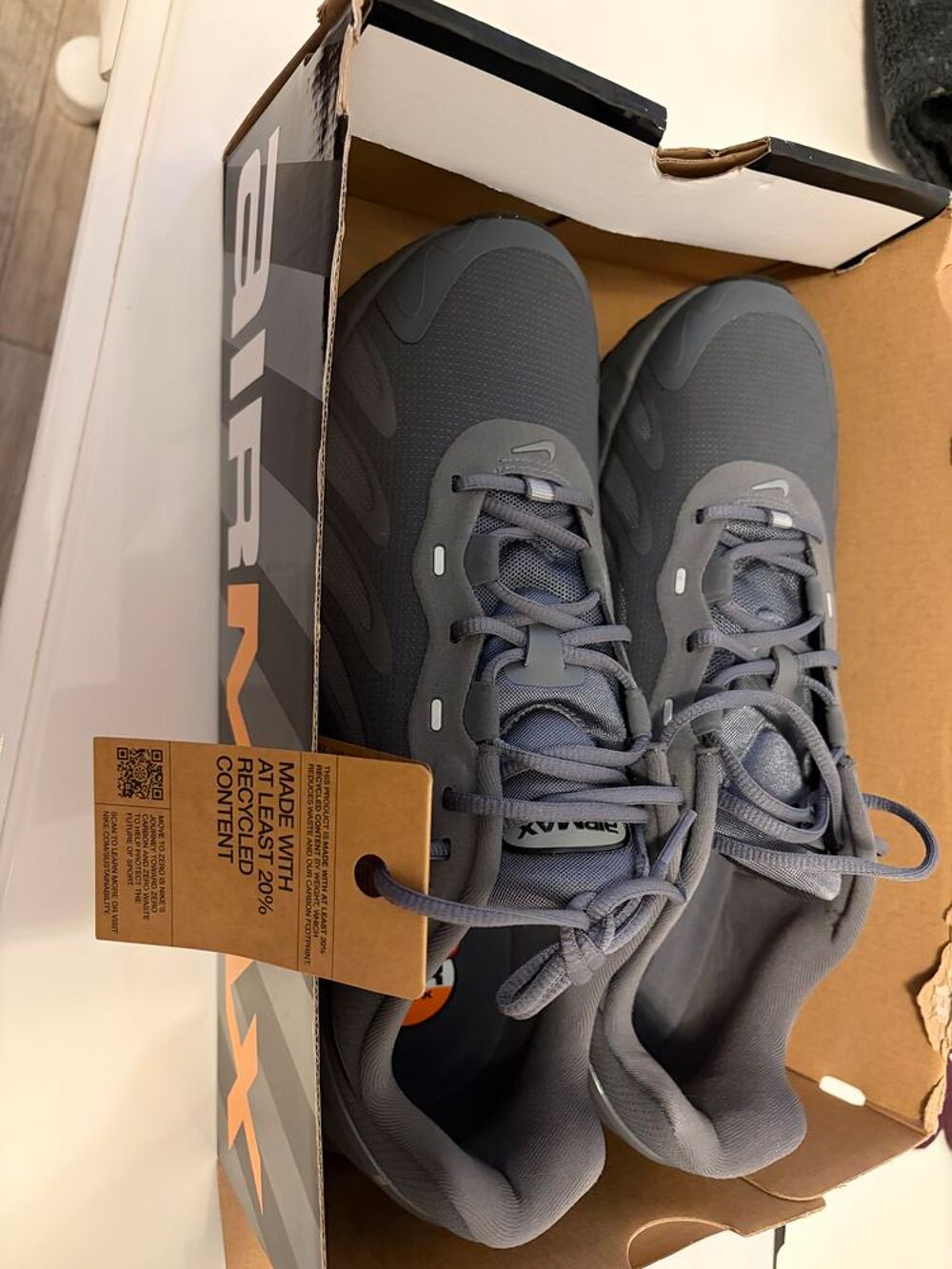 nike aire max dn 8 neuf jamais servi taille 45 Sports