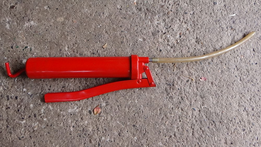 POMPE A GRAISSE Bricolage