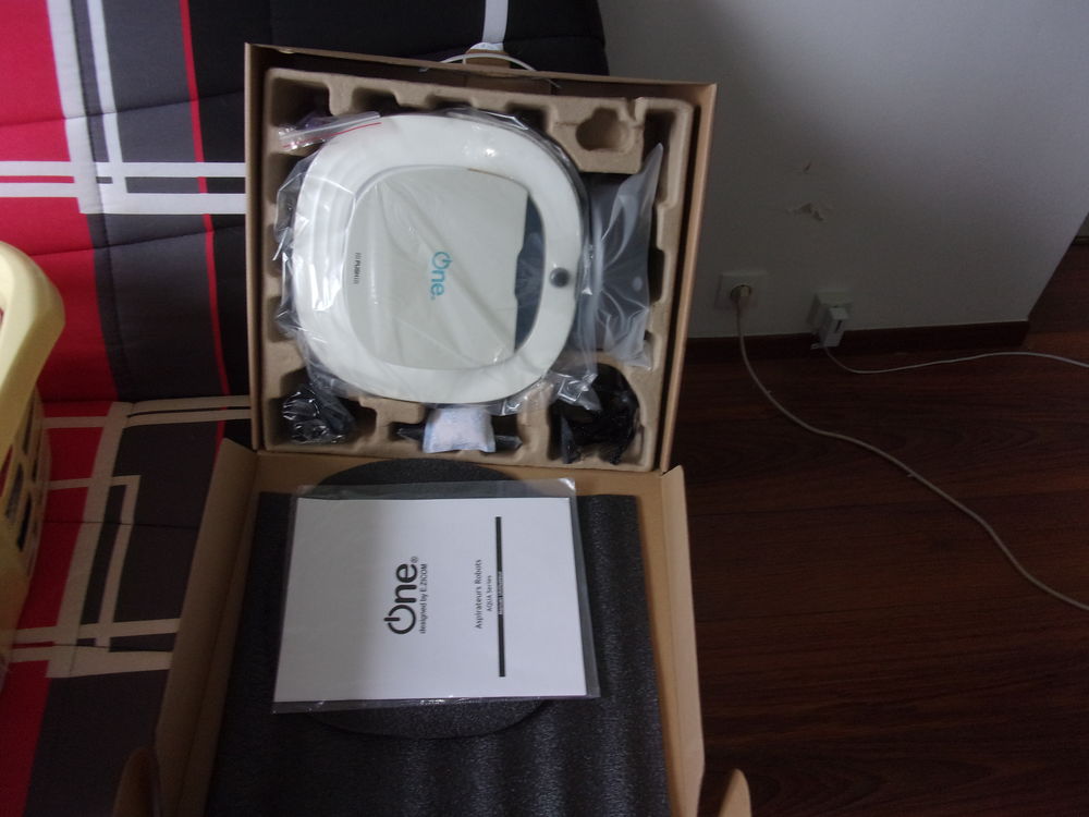 aspirateur robot laveur neuf Electroménager