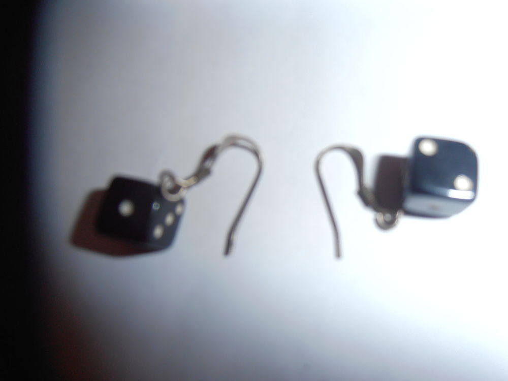 Boucles d'oreilles "d&eacute;s" (28b) Bijoux et montres