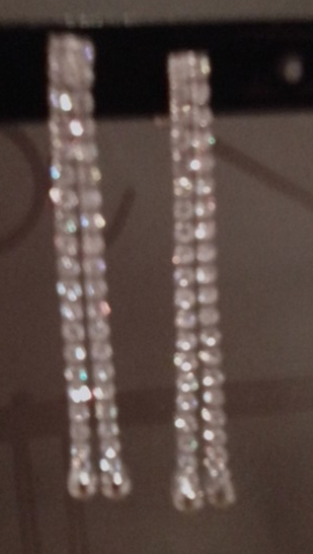 Boucle d'oreille Pendante clips neuve Bijoux et montres