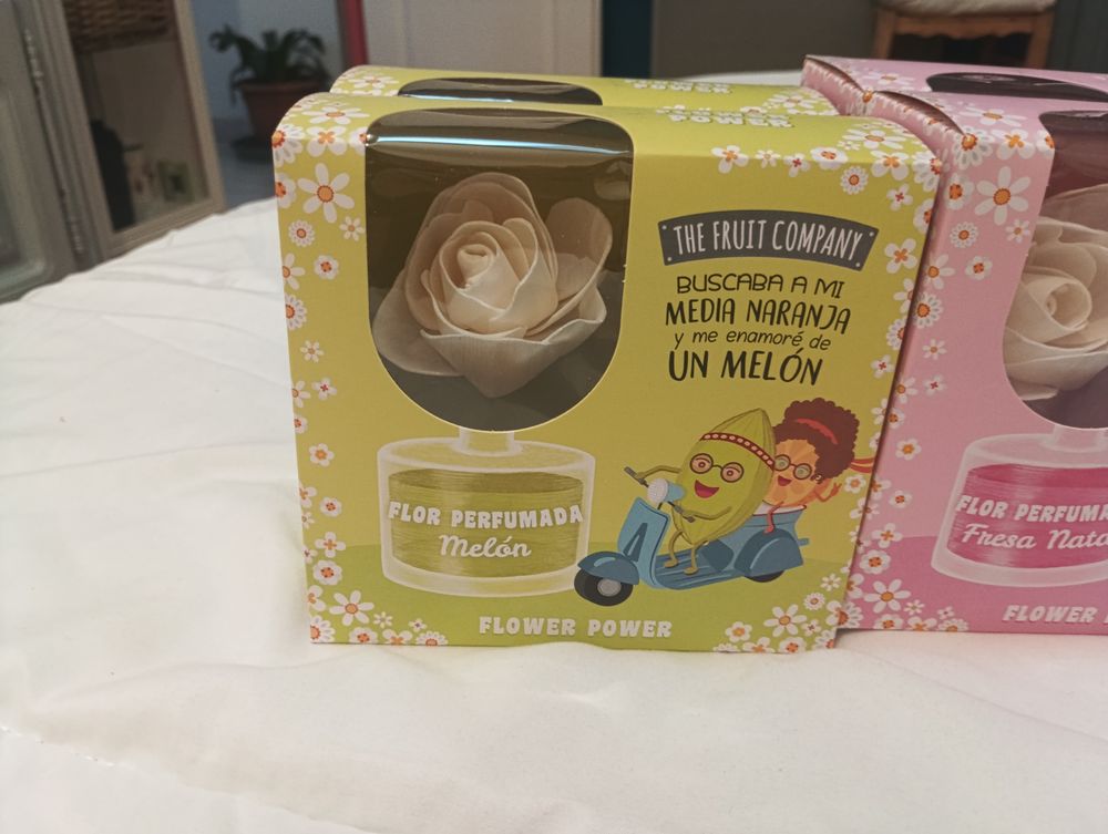 6 Fleurs en tissu parfum&eacute;e Décoration