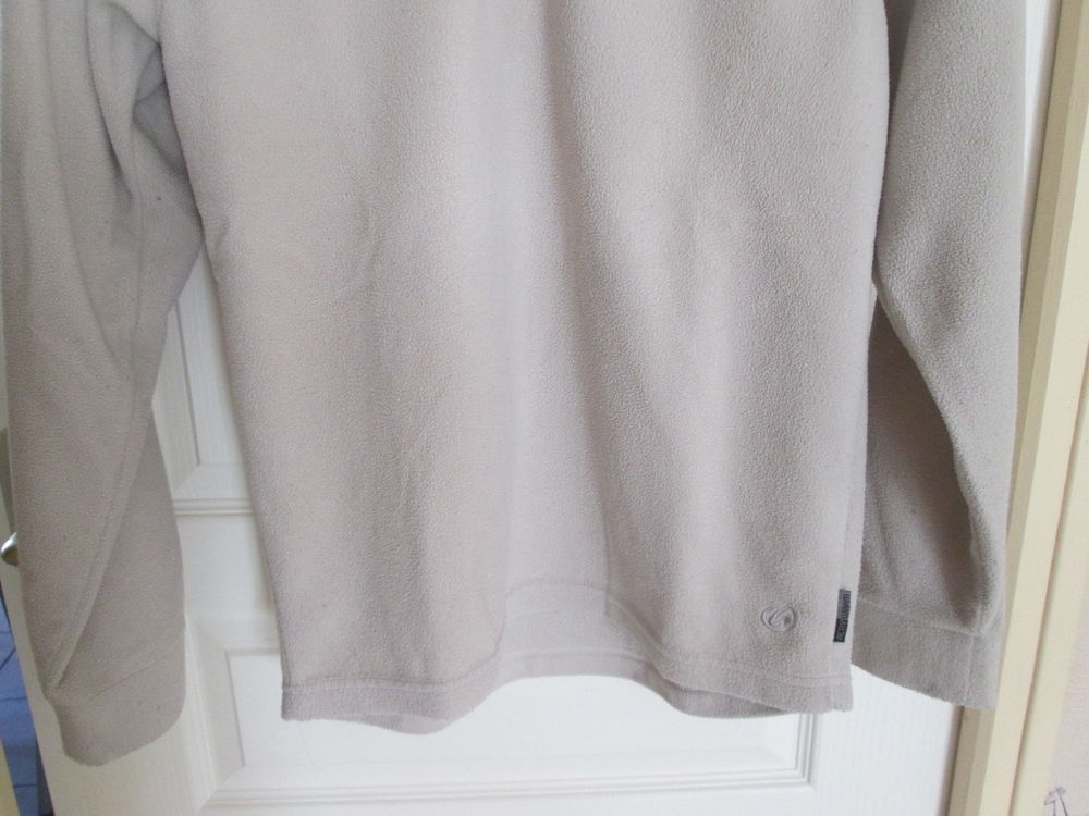Sweat polaire beige marque Go Sport Vêtements