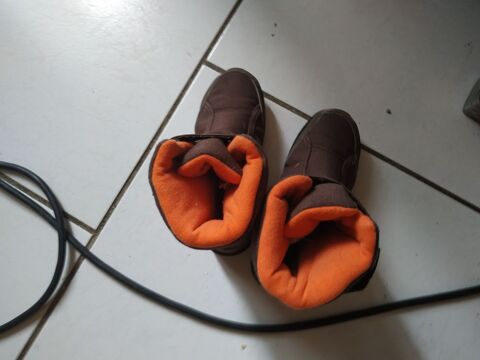 15botte taille 29 de couleur marron et orange 15 Accolay (89)