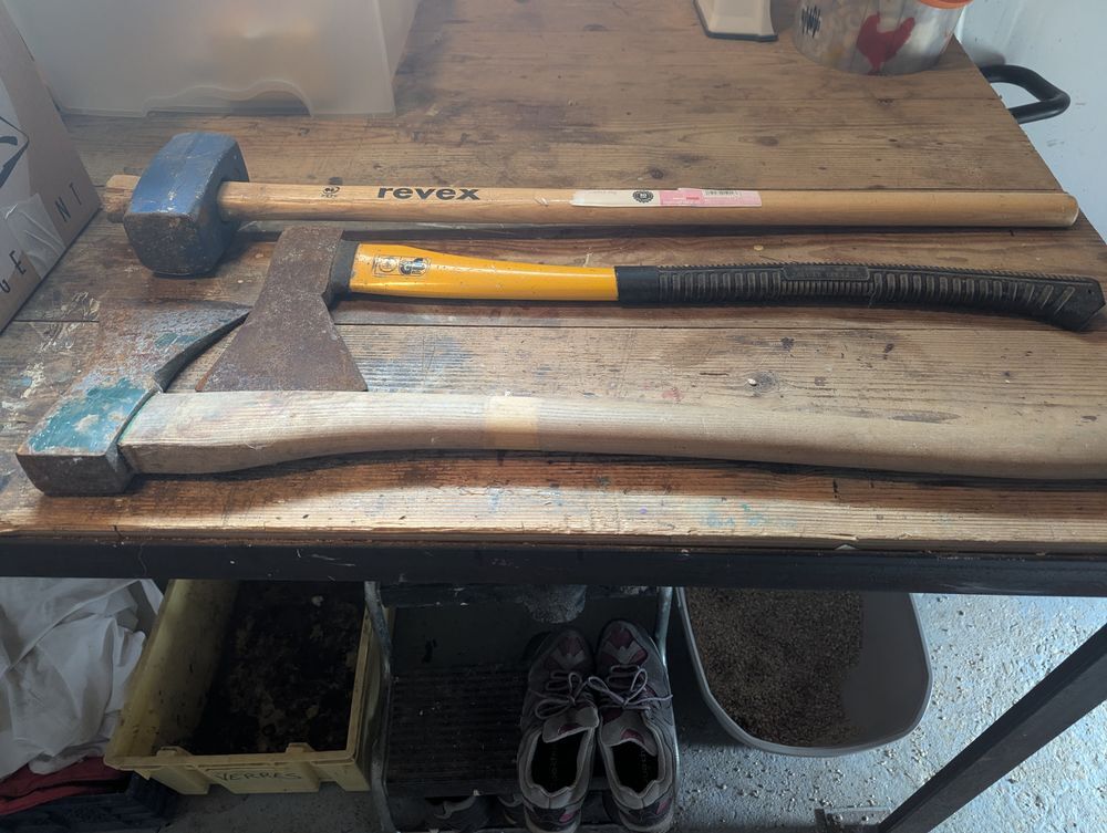 1masse et 2 haches Bricolage