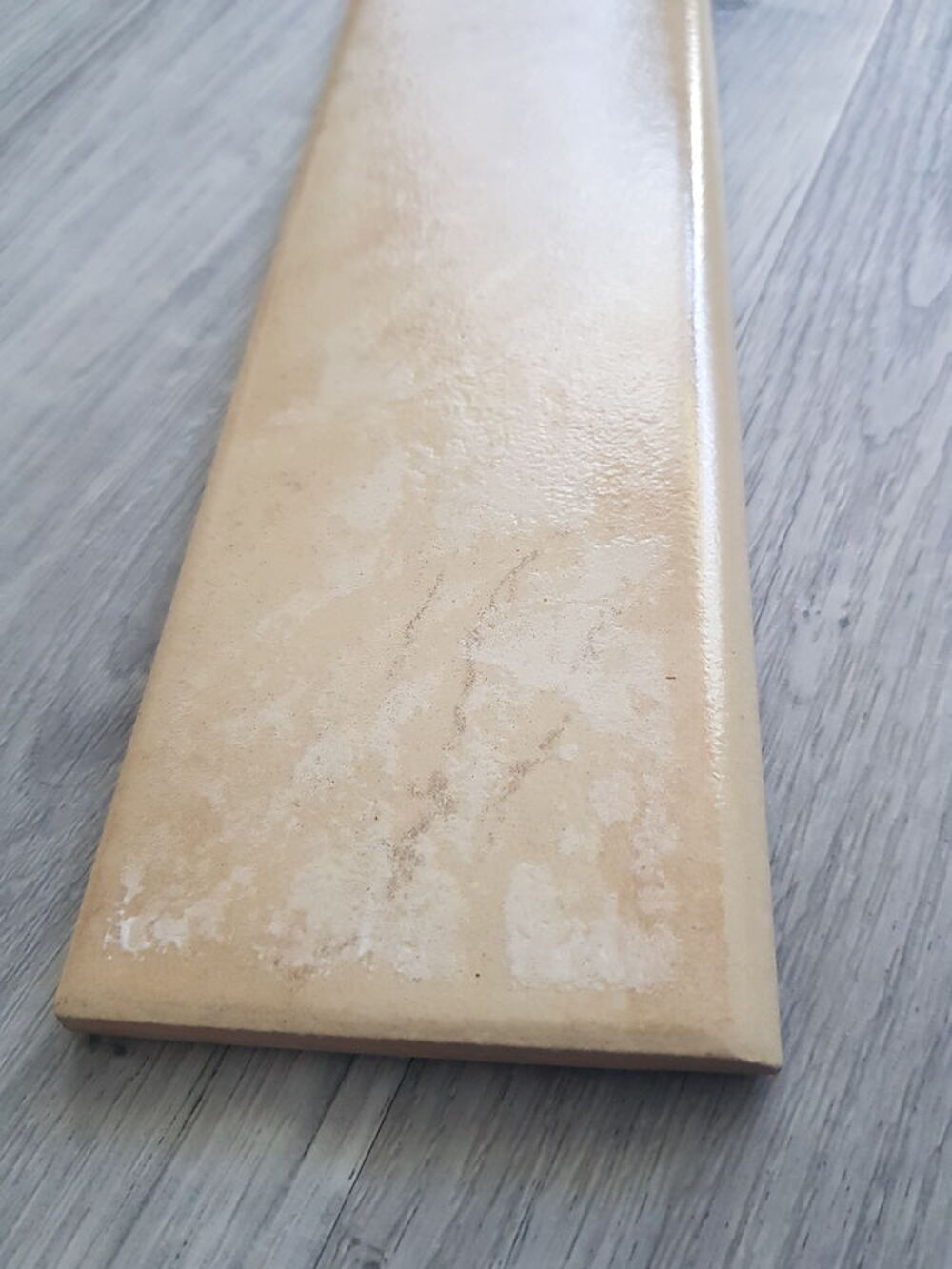 12 carrelages rectangulaires beige marbr&eacute; Décoration