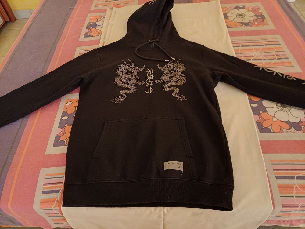 Sweat noir Vêtements
