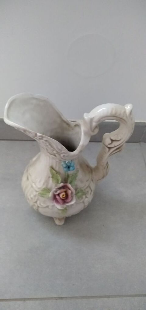 Pichet barbotine 
15 Jou�-l�s-Tours (37)