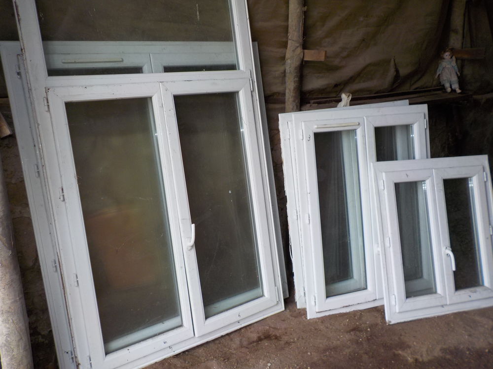 Fen&ecirc;tres PVC double vitrage 20m/m tres bon &eacute;tat;
Bricolage