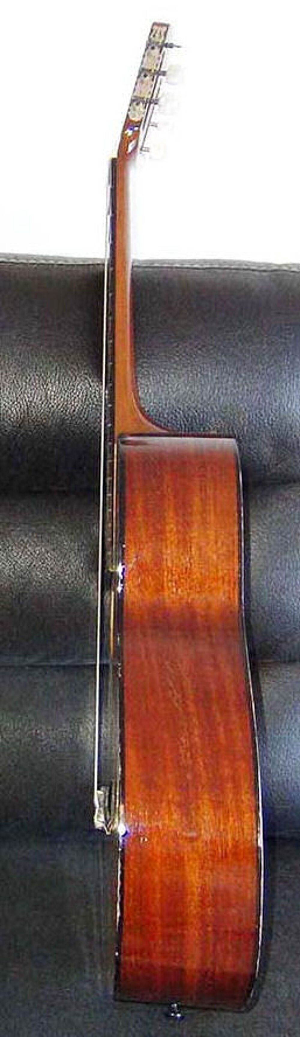 Guitare s&egrave;che Instruments de musique