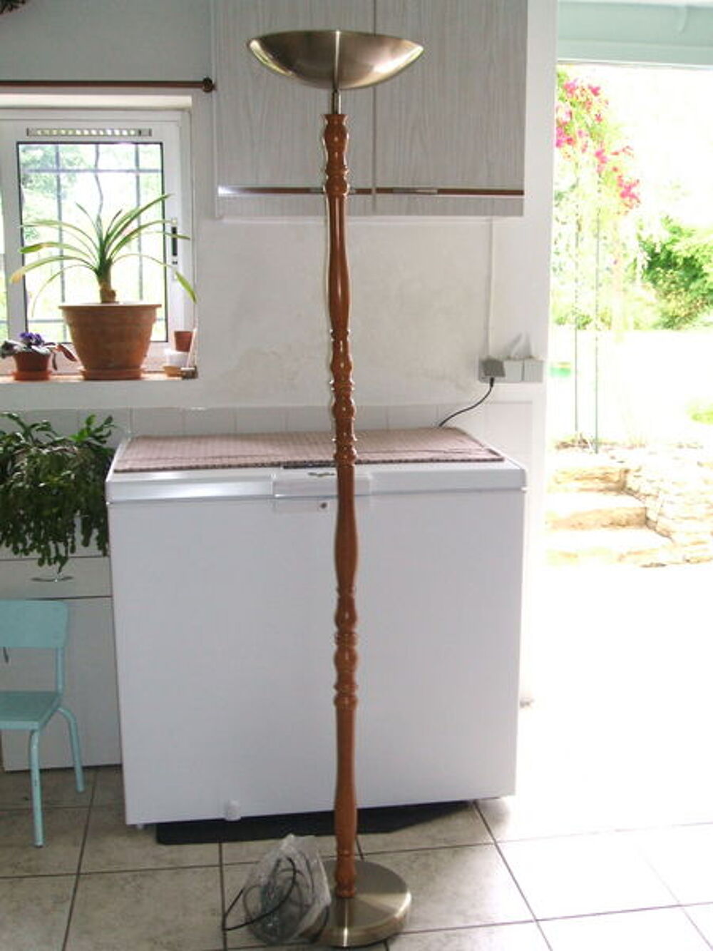 Lampadaire halog&egrave;ne Décoration