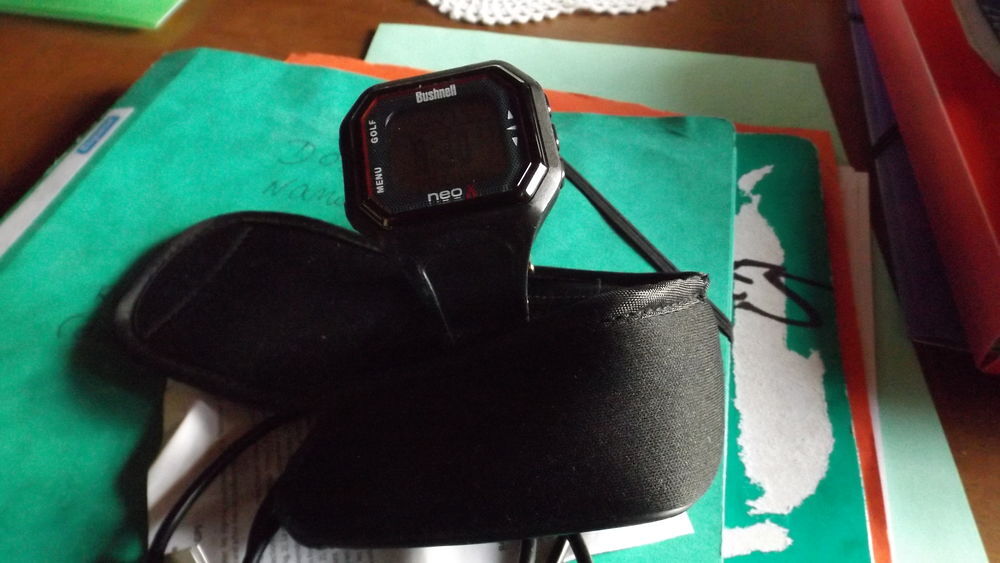 vend montre de golf marque Bushnel Sports