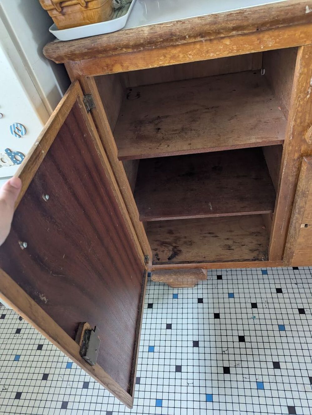 Buffet en bois avec plateau clair Meubles