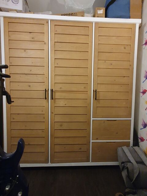 Armoire Maisons du Monde 3 portes 2 tiroirs en pica massif 590 Clichy (92)