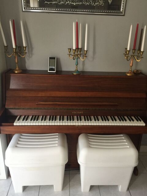 piano 330 L'Ha-les-Roses (94)