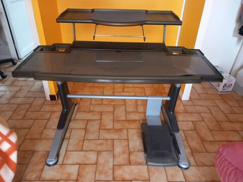 table bureau informatique 30 Saussan (34)