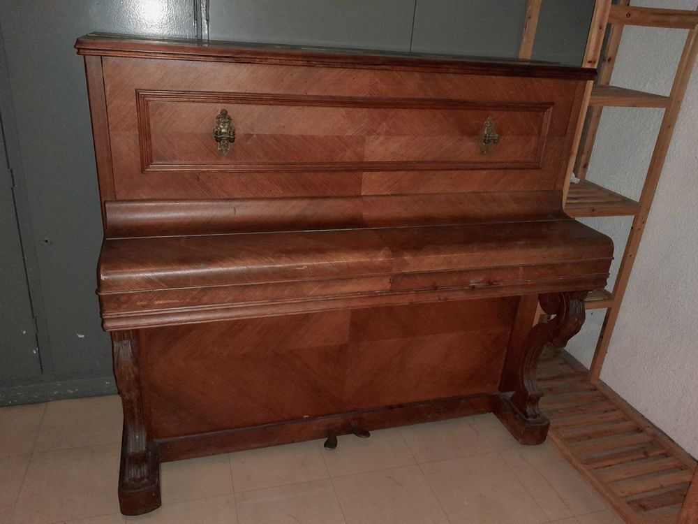 Piano Mussard bon &eacute;tat g&eacute;n&eacute;ral mais pas accord&eacute; Décoration