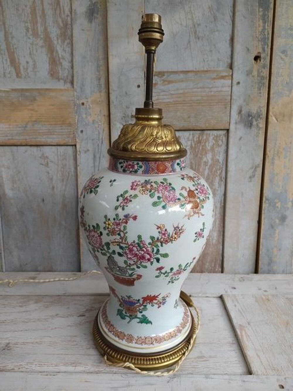 Vase Porcelaine de Samson Armoiries H&eacute;raldique Famille Rose 