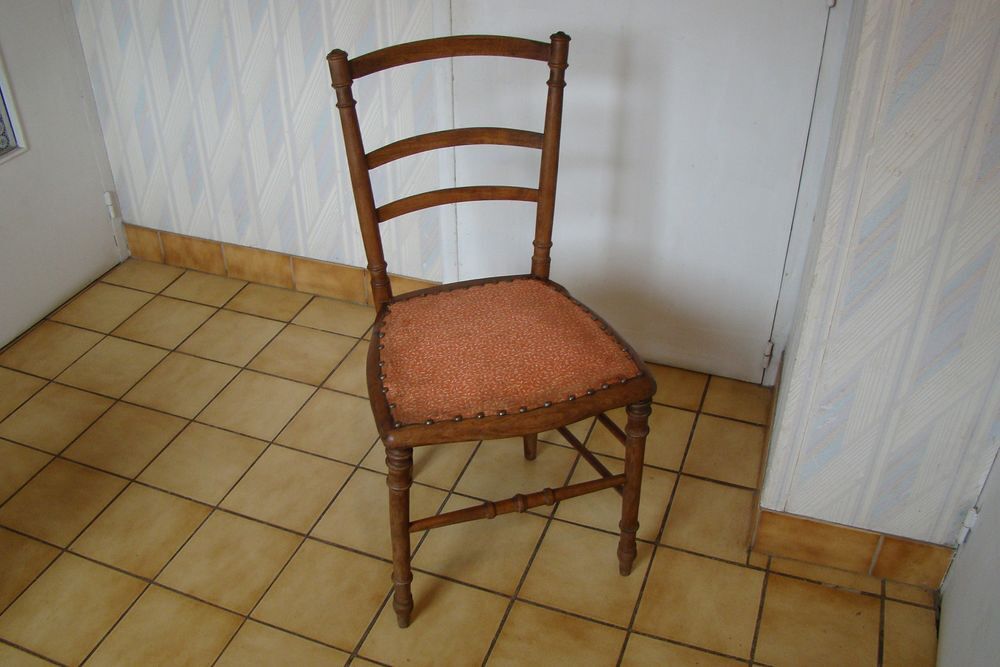 Ancienne chaise Napol&eacute;on III
Meubles