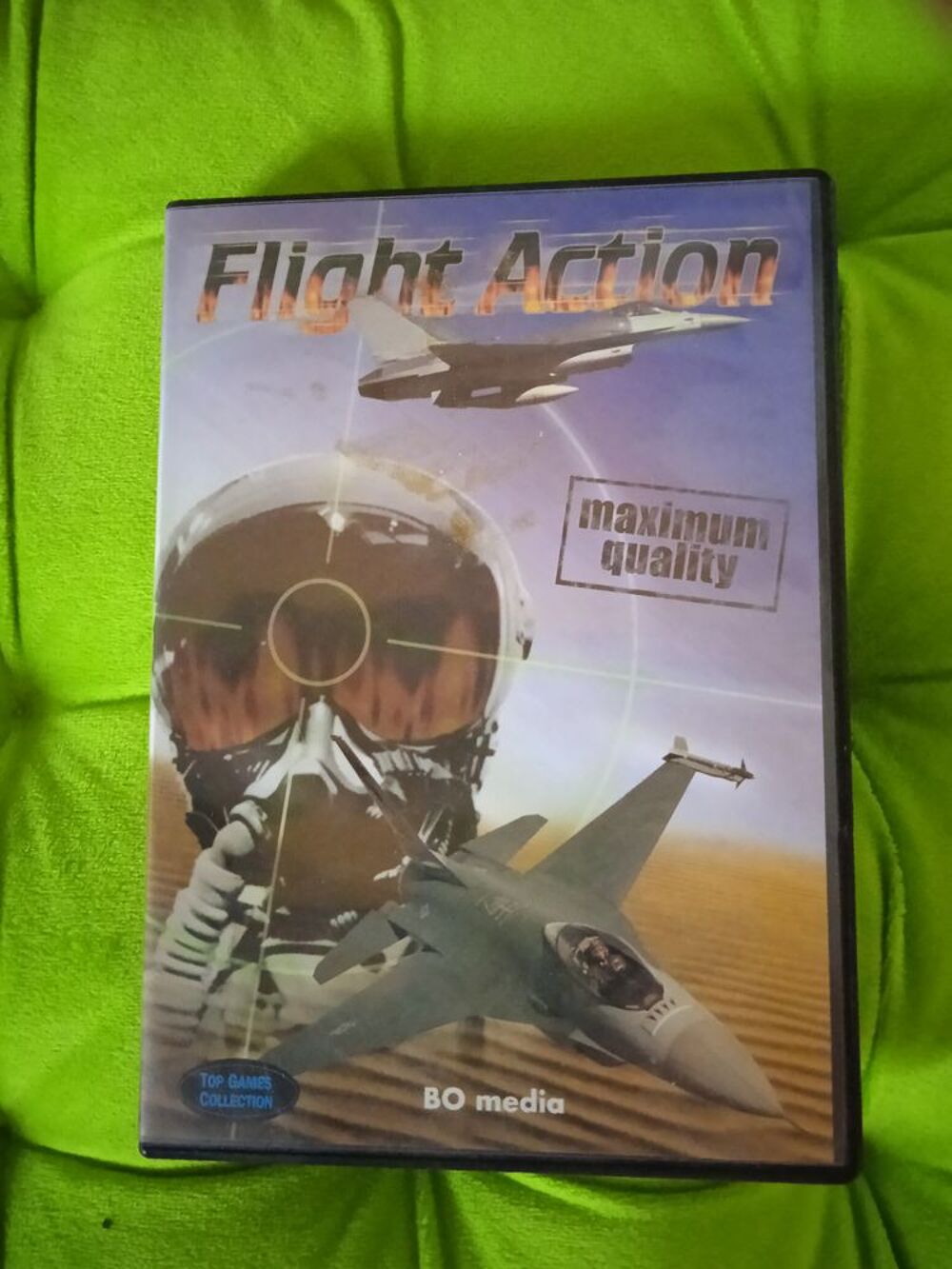 Jeu vid&eacute;o PC Flight action, Bo Media
2003
Excellent etat
Consoles et jeux vidéos