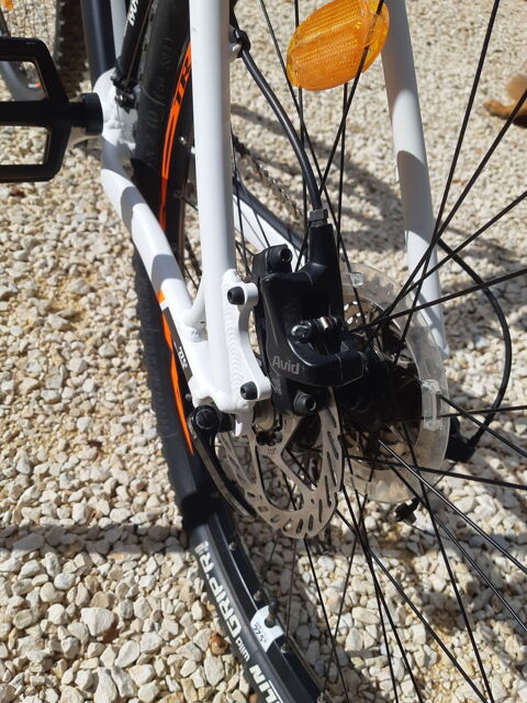 ROCKRIDER 580 NEUF  
500 Al�s (30)