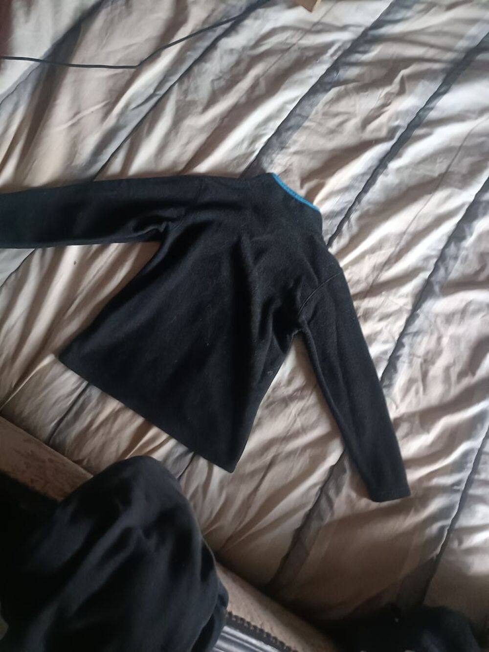 12€ trois pulls taille 8 ans Vêtements enfants