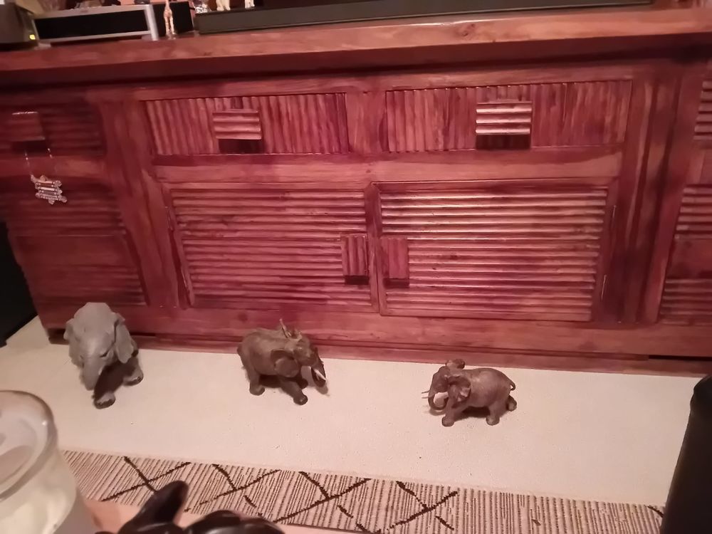 Bahut bas en palissandre tr&egrave;s bon &eacute;tat Meubles