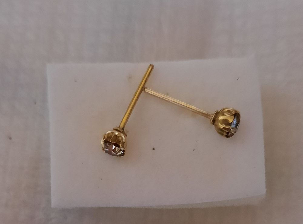 Boucles d'oreille dor&eacute; effet imitation diamant fantaisie Bijoux et montres